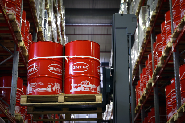 SINTEC Group наращивает конвейерные поставки высокотехнологичных масел